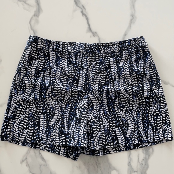 White House Black Market Pants - White House Black Market Patterned Shorts
